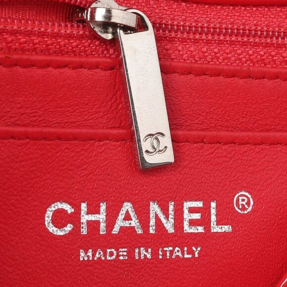 Chanel Red Quilted Patent Leather Classic Rectangular Mini Flap Bag - Picture 6 of 10